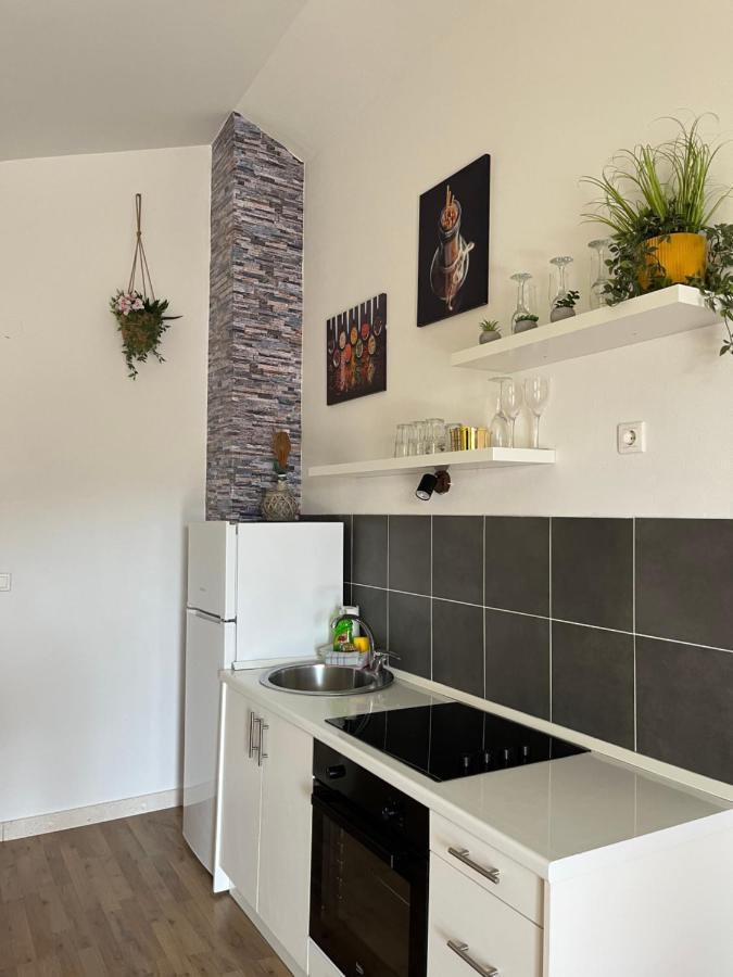Guesthouse Villa Jurisic Novalja Exteriér fotografie
