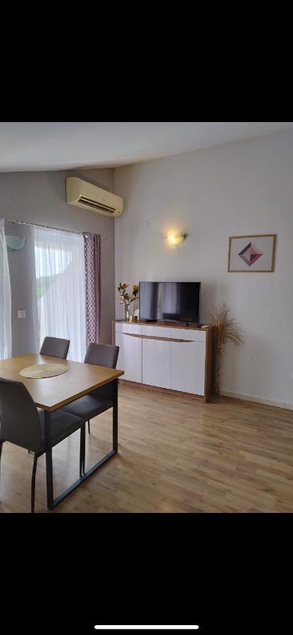Guesthouse Villa Jurisic Novalja Exteriér fotografie