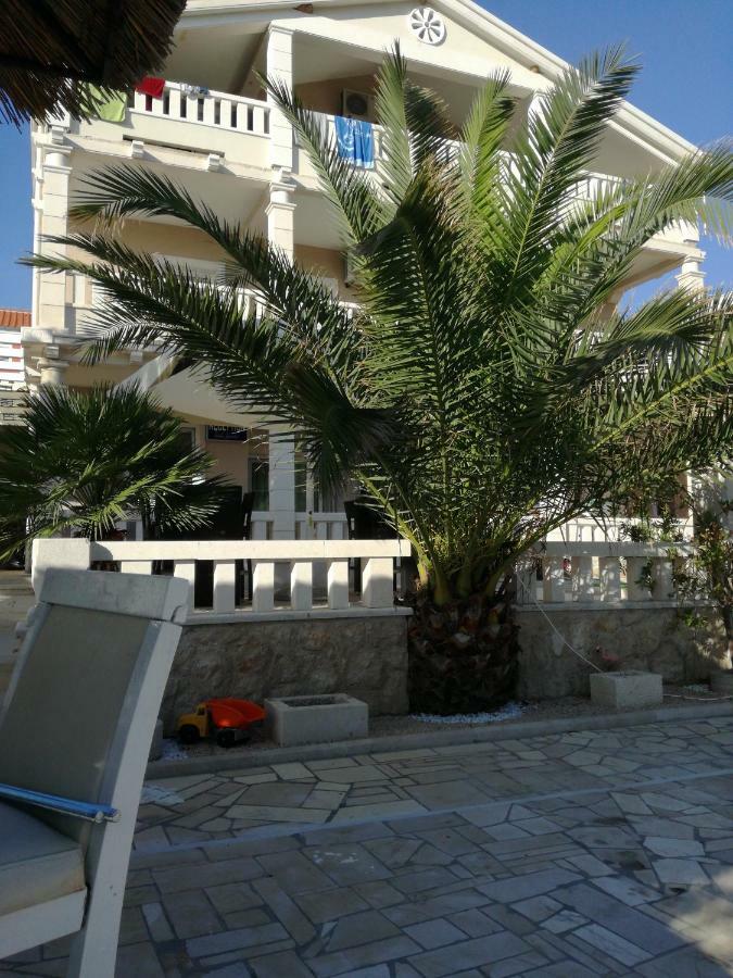 Guesthouse Villa Jurisic Novalja Exteriér fotografie
